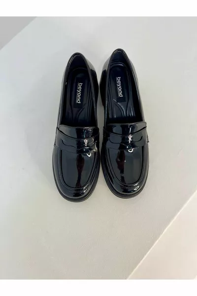 المرأة السوداء براءات الاختراع الجلود عدم الانزلاق وحيد أحذية المتسكع 5.5 سنتيمتر 