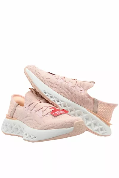 أحذية رياضية نسائية