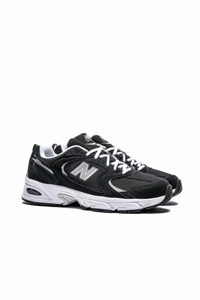  حذاء رياضي فانتوم أسود للجنسين