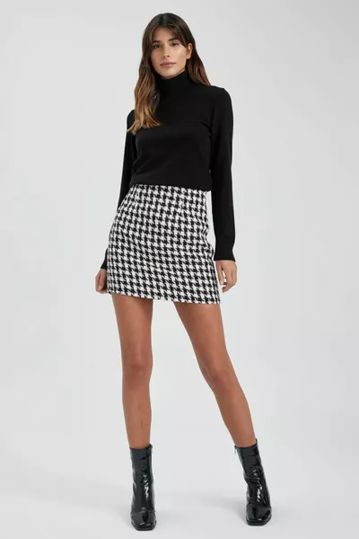 Водолазка стандартного кроя Базовый трикотажный свитер wn