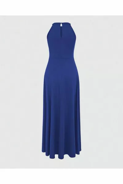 Дълга вечерна рокля с дълбоко деколте без ръкави