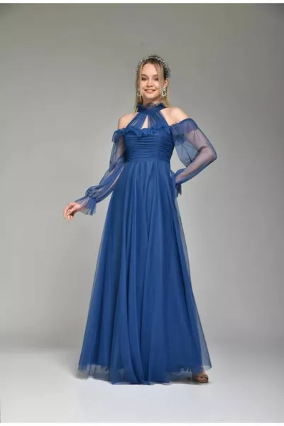 تول فستان سهرة طويل