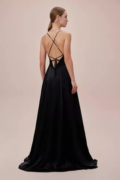 Черный цвет Тонкий ремешок Degaje Воротник Атласное длинное платье