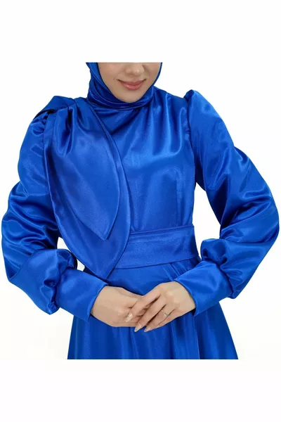 Sax Blaues Hijab-Satin-Abendkleid mit Gürtel für Damen