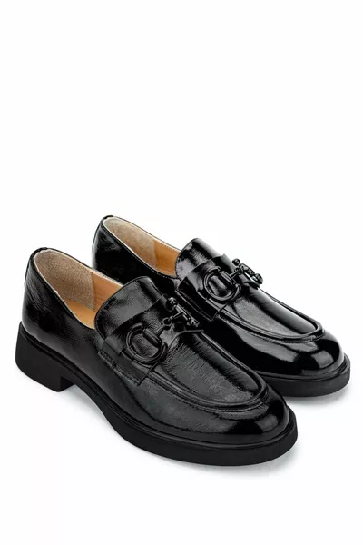 Scarpe mocassino da donna in vera pelle verniciata nera