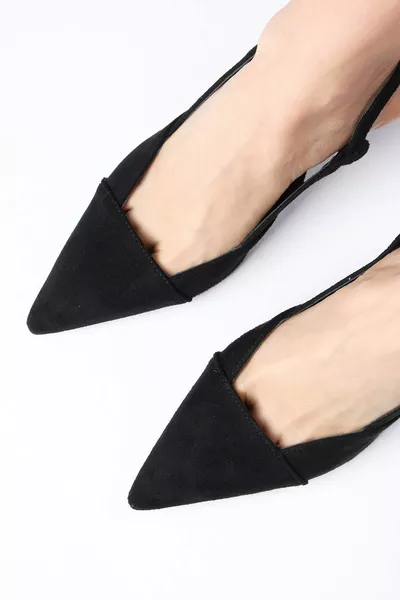 ميغان أسود مدبب بمقدمة مفتوح من الخلف بكعب سميك