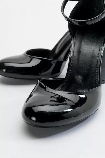 أوسلو أسود براءات الاختراع الجلود المرأة الكعب