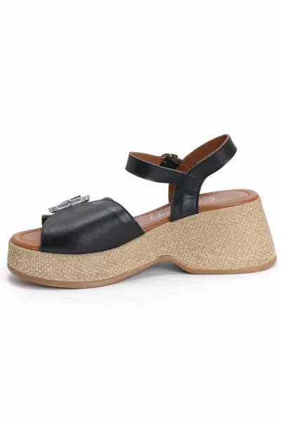 Черные женские кожаные сандалии