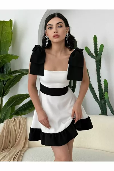 فستان أطلس صغير مع أحزمة سميكة