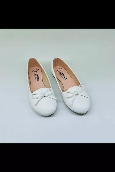 شقق الباليه البيضاء للفتيات 