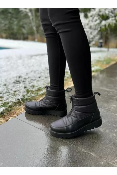 ديفا أسود قصير عارضة أحذية الثلج النسائية