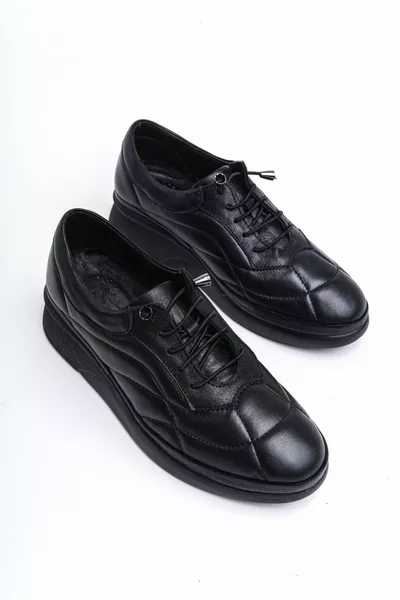 جلد طبيعي أسود نسائي أحذية جلدية عادية 