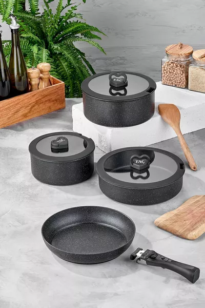 Easy Connect 8-Piece Cookware Set / Ergonomic Detachable Handle