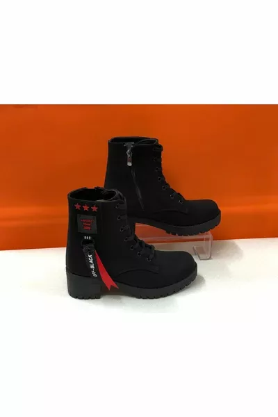 نموذج رياضي مكتوب مرصع بالنجوم فتى صغير أحذية بريدية نسائية