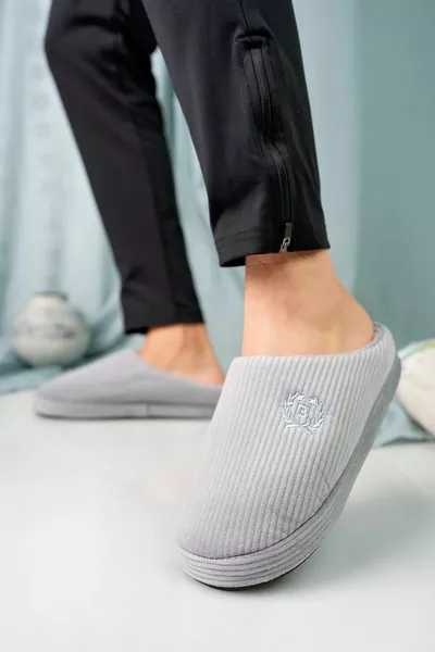 Pantofole da casa in pelliccia di velluto ricamato unisex