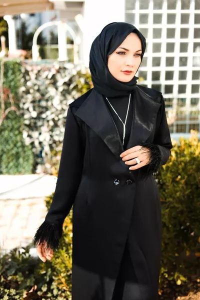 Длинная черная абайя