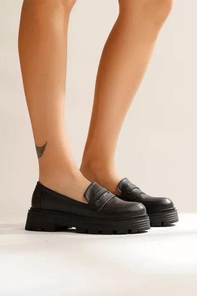 جيرتا بلاك أكسفورد أحذية