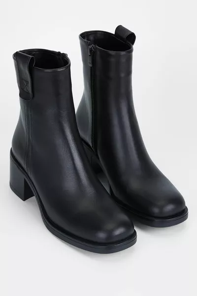 أحذية كاجوال جلدية نسائية   مليار حذاء /