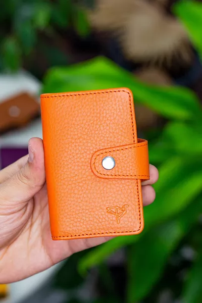 Adanus جلد طبيعي تيرنر حامل بطاقة الأكورديون