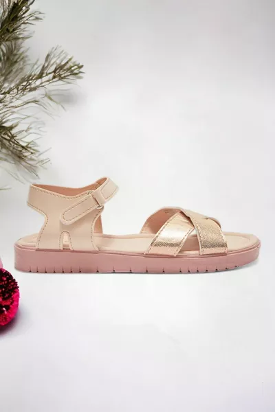 صنادل بينك كروس للبنات