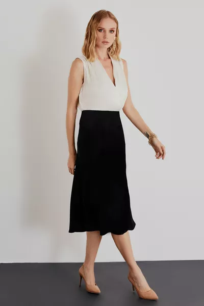 Сатенена расклещена пола