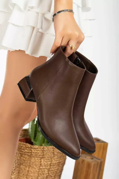  Women's Simple Casual Boots Stylish And Comfortable