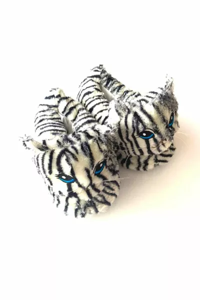 باندوفو محلية الصنع مع القط أفخم المحلية