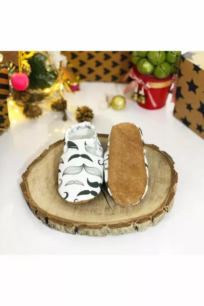 ٪ جوارب أطفال نعل غير قابلة للانزلاق من جلد العجل (مقاس نعل القدم 9.4 سم)