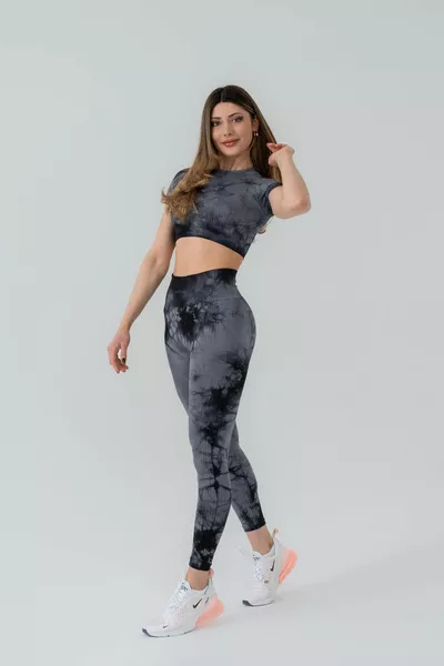 طماق رياضية مفصلة بتمارين الضغط