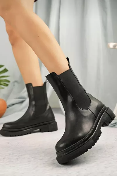 كارلو أسود غير لامع جلد جانبي مطاطي أحذية نسائية