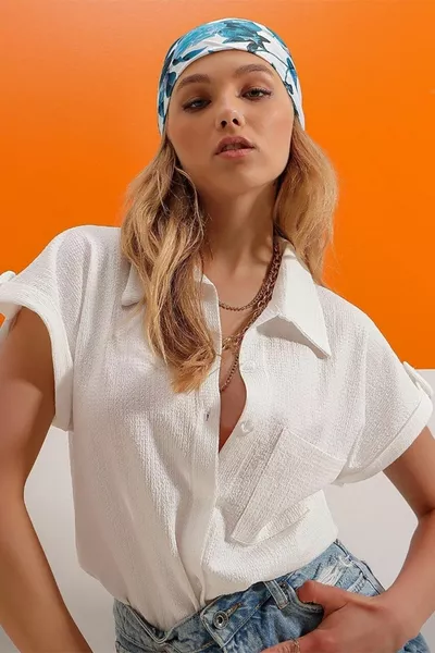 Chemise texturée à manches courtes double poignets blancs pour femmes 