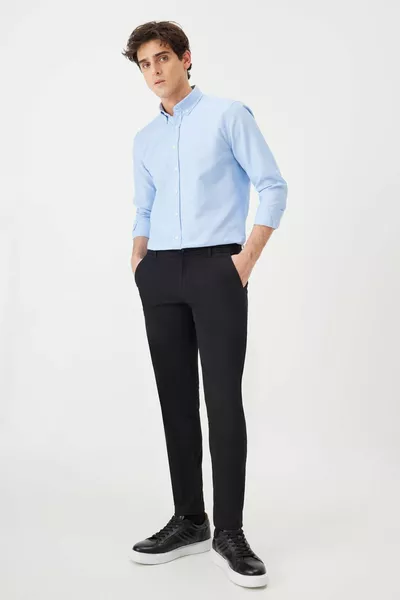 Мъжка яка с оксфордско синьо копче Лесна за гладене памучна вталена кройка Вталена риза