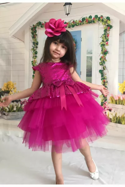 Abito da sera da ragazza in tulle fucsia