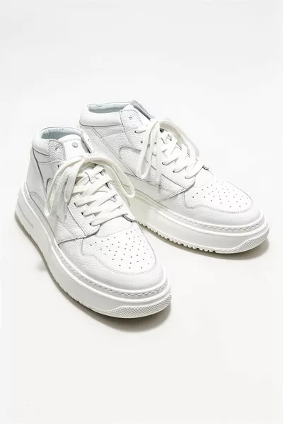 أحذية رياضية رجالية من الجلد الأبيض