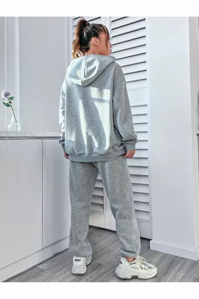 Комбинированный верхний и нижний спортивный костюм с капюшоном Pause - серая резиновая штанина оверсайз с принтом