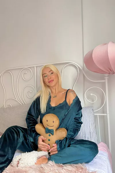 Green Zelena Exclusive Women's Pajama Set with Velvet Dressing Gown