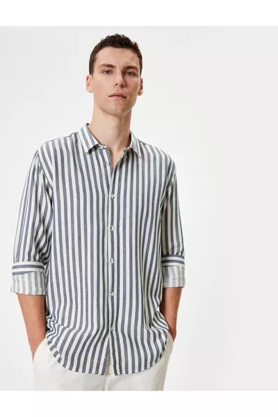 قميص مخطط بقصة عادية وياقة بأزرار وأكمام طويلة