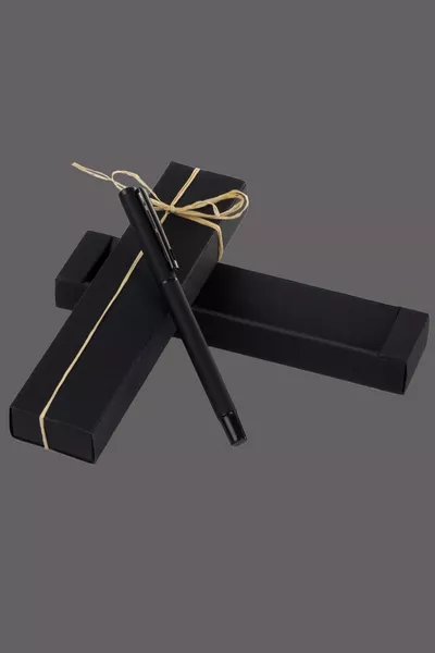 Матовая черная резиновая ручка в специальной крафтовой коробке