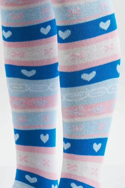 جوارب طويلة للأطفال منقوشة باللون الأزرق