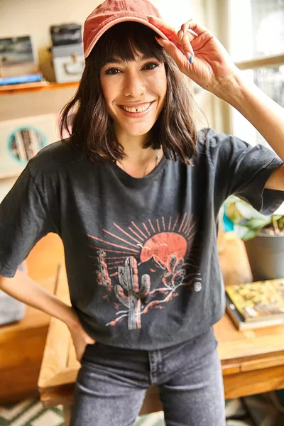 Damen T-Shirt im lässigen Stil mit Naturwaschung in Anthrazit 