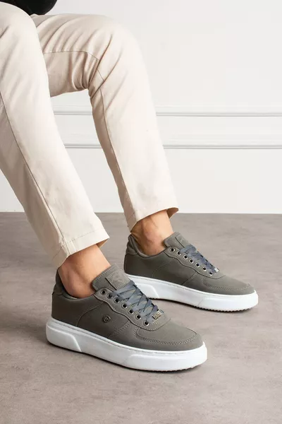 حذاء رجالي رياضي مريح رمادي داكن بسول سميك من الجلد السويدي 