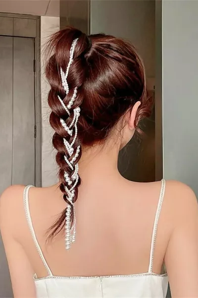 Елегантна плитка с перли за коса