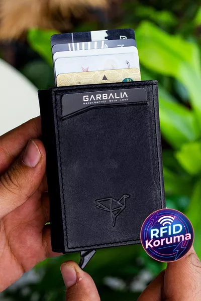 محفظة بطاقات سوداء جلدية بآلية متقنة من براينت كريزي