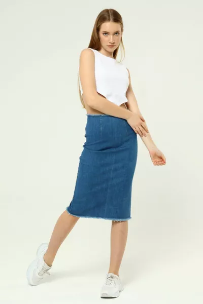 تنورة قلم رصاص دنيم أزرق مع شرابات