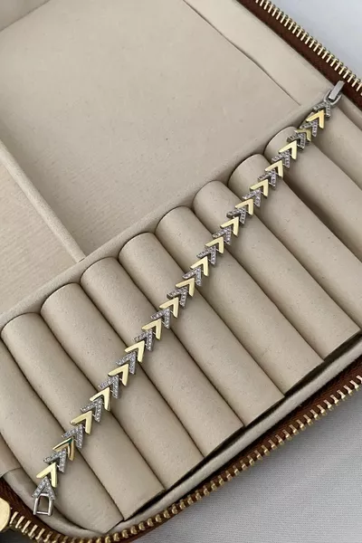 Bracciale Modello V con Pietra Zircone Bicolore e Piastra a Serie Speciale