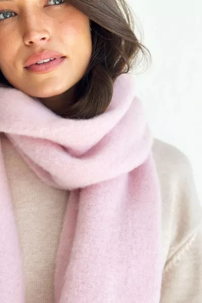 Imported Puffy Soft-Textured Women's Scarf Shawl Shoulder Shawl Powder Pink