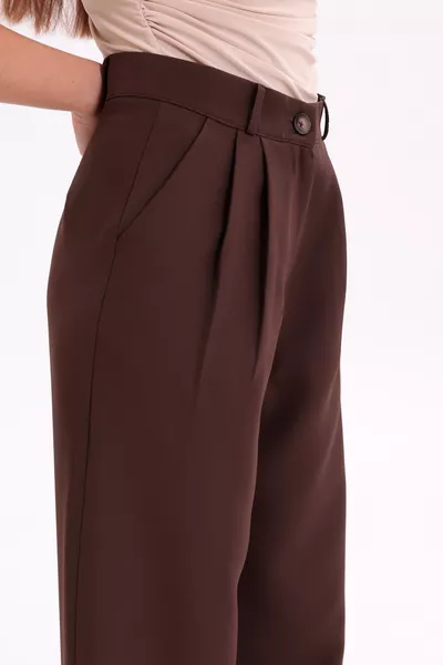 بنطال بالازو قماشي بني عالي الخصر للنساء مطوي