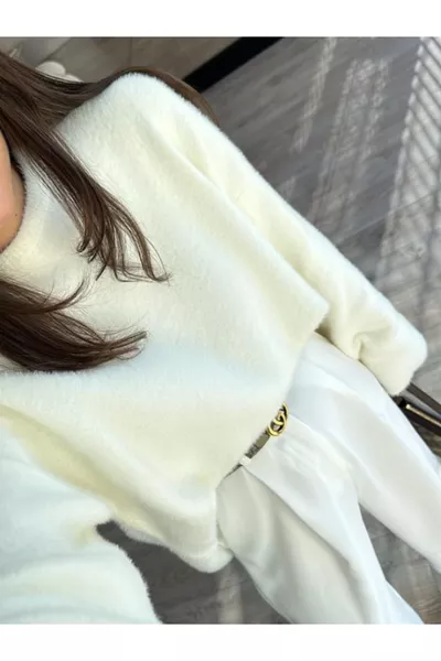 كنزة صوفية أساسية ناعمة بيفر أبيض للنساء