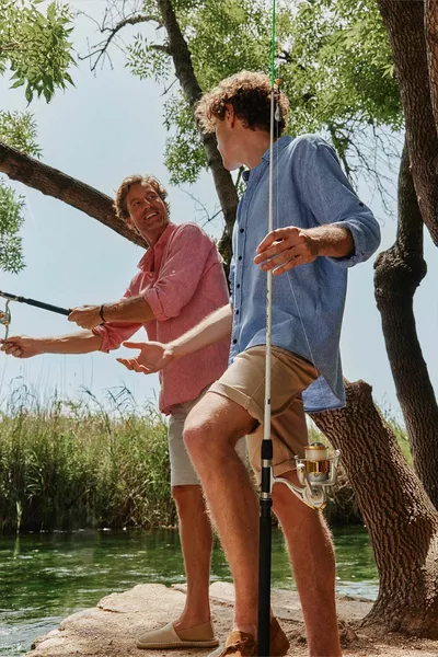 قميص رجالي كاجوال أزرق ساكس كتان، قصة مريحة، ياقة بأزرار