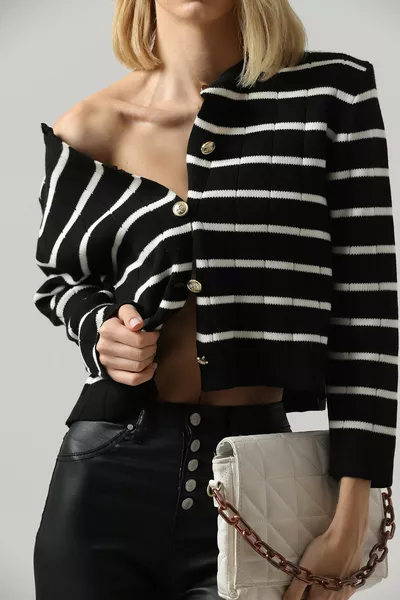 كارديغان قصير بأكمام ناعمة وياقة دائرية للنساء